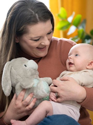 Ingenuity™ Heart to Hugs™ Sylvi™ – Plush Bunny