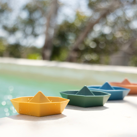 Silicone bath toys Ships 4 pcs 6m+