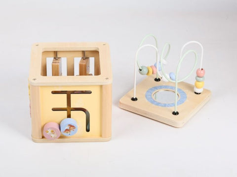 Wooden activity cube - Animals