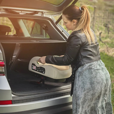 Petite&Mars Booster Optimus Pro i-Size 125 - 150 cm (22-36 kg)