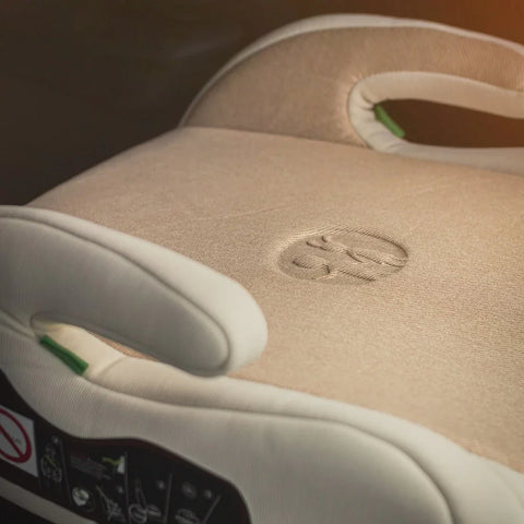 Petite&Mars Booster Optimus Pro i-Size 125 - 150 cm (22-36 kg)