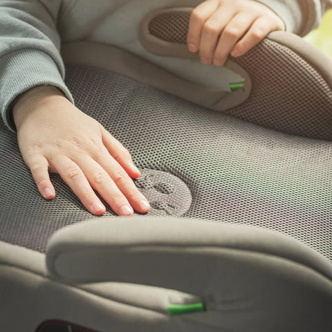 Petite&Mars Booster Optimus Pro i-Size 125 - 150 cm (22-36 kg)