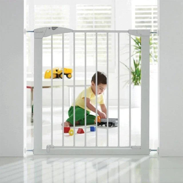 Munchkin - Munchkin Maxi-Secure Pressure Fit Safety Gate, 76 - 82cm - Mari Kali Stores Cyprus